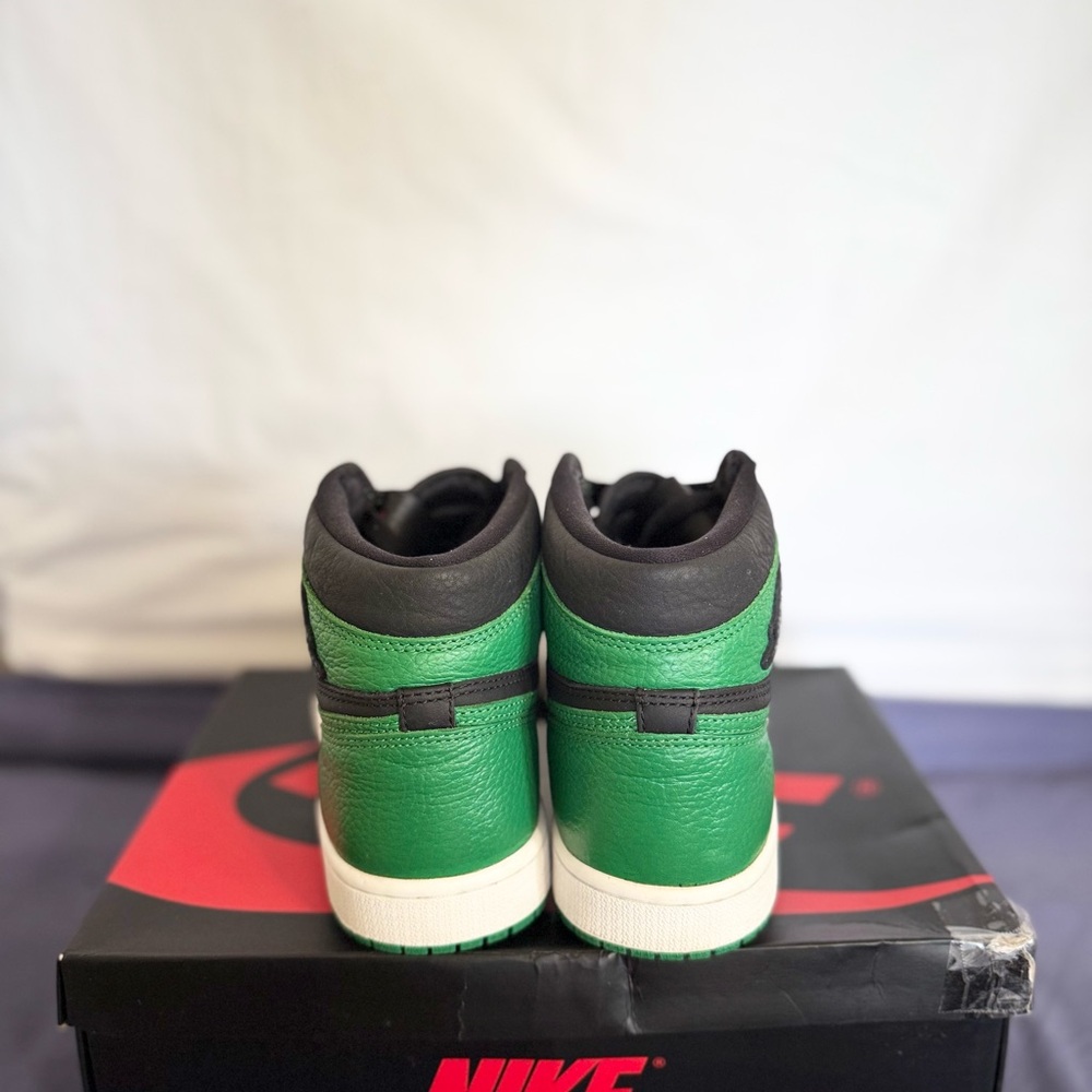 AUTHENTIC Jordan 1 Retro OG High Pine Green 2.0 size 8 555088-030 2020 PRE-OWNED - Picture 5 of 9